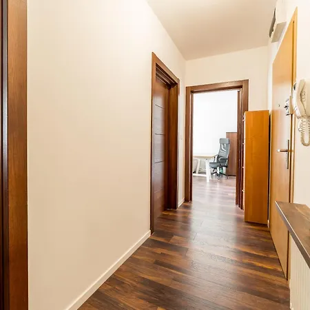 Warta River Homely Apartment Posen